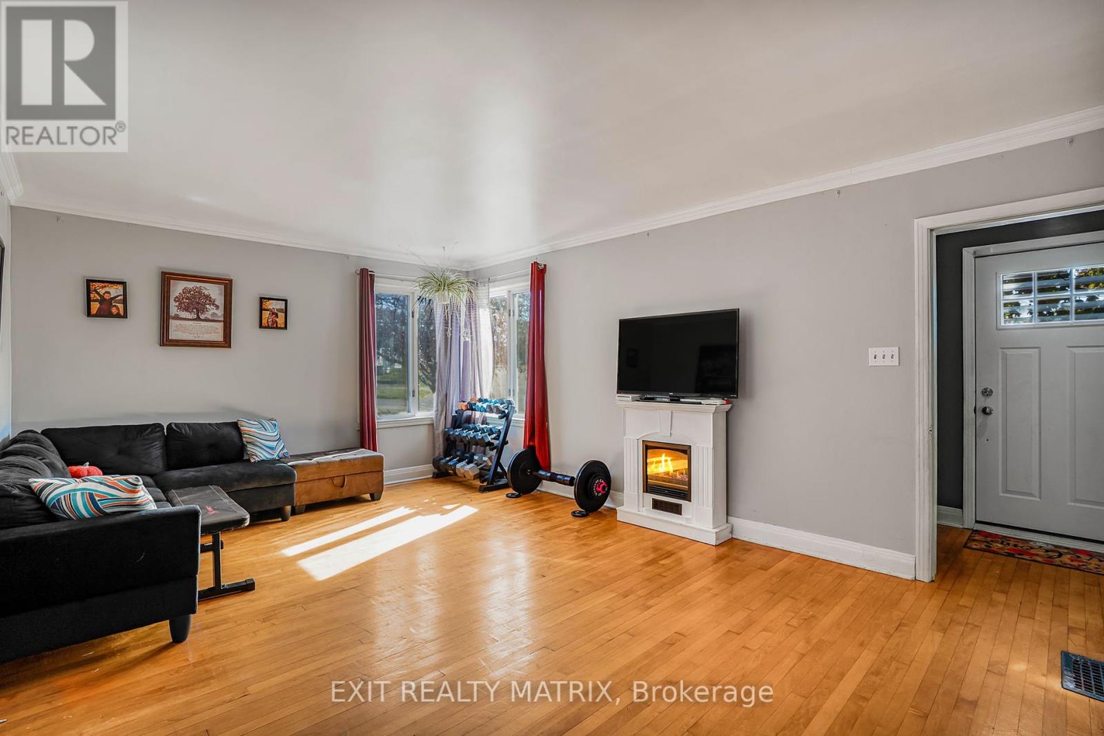 453 Garneau Street, Hawkesbury, Ontario  K6A 1M6 - Photo 5 - X12450153