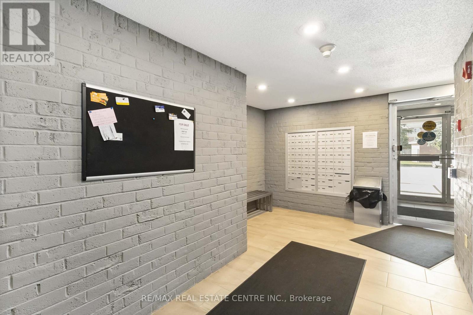 25 - 140 Conway Drive, London South (South X), Ontario  N6E 3N2 - Photo 3 - X12450086