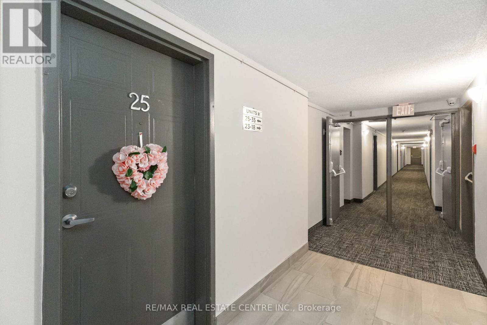 25 - 140 Conway Drive, London South (South X), Ontario  N6E 3N2 - Photo 4 - X12450086