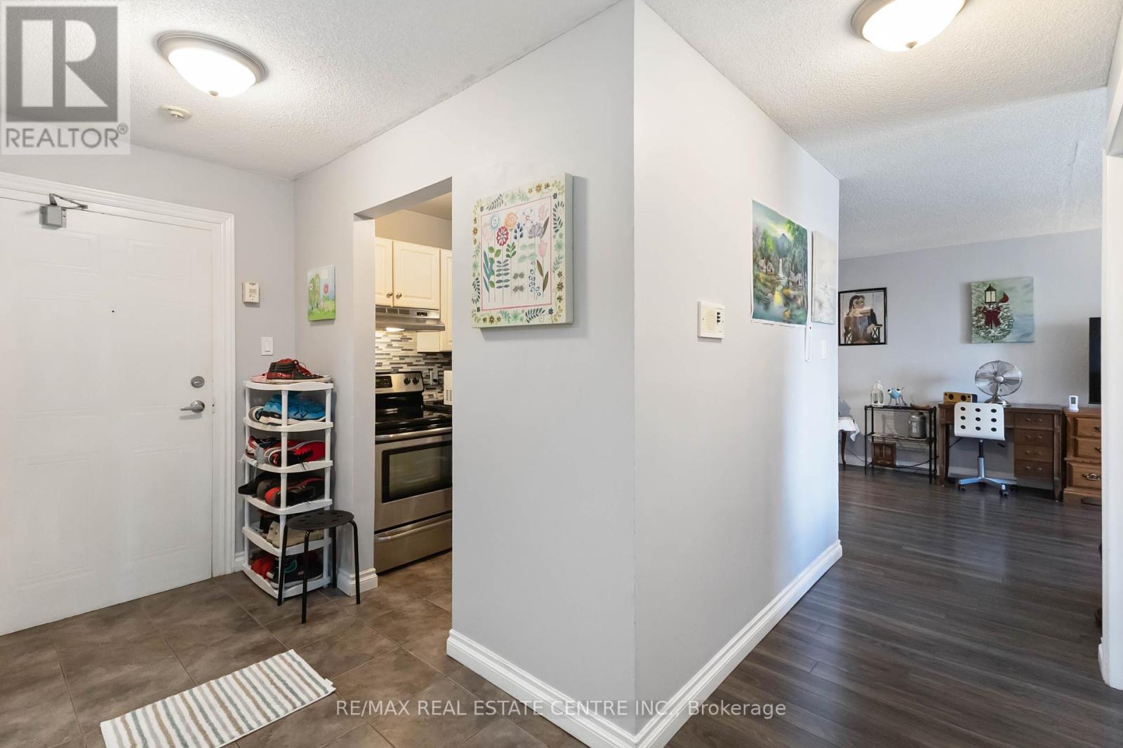 25 - 140 Conway Drive, London South (South X), Ontario  N6E 3N2 - Photo 6 - X12450086