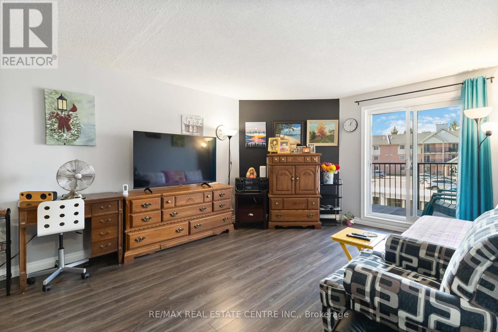 25 - 140 Conway Drive, London South (South X), Ontario  N6E 3N2 - Photo 8 - X12450086