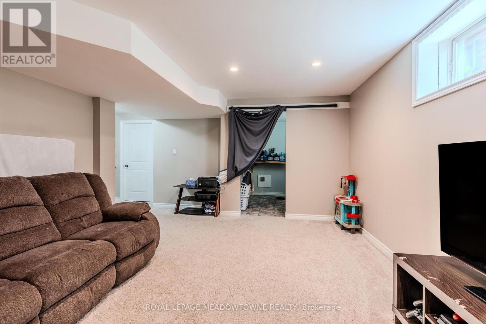 893 Bitterbush Crescent, London North (North N), Ontario  N6H 5X6 - Photo 37 - X12450107