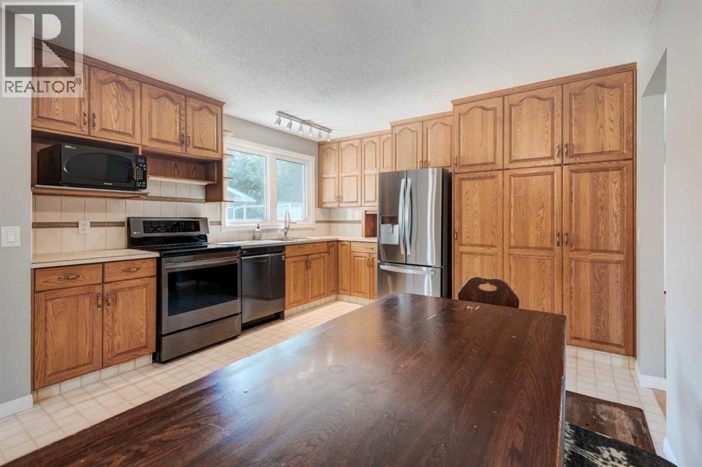 436 Queensland Circle Se, Calgary, Alberta  T2J 4P8 - Photo 10 - A2262296