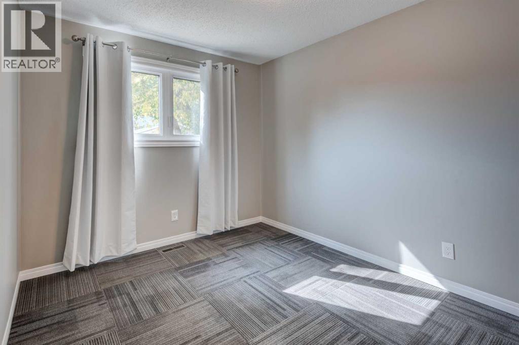 436 Queensland Circle Se, Calgary, Alberta  T2J 4P8 - Photo 16 - A2262296