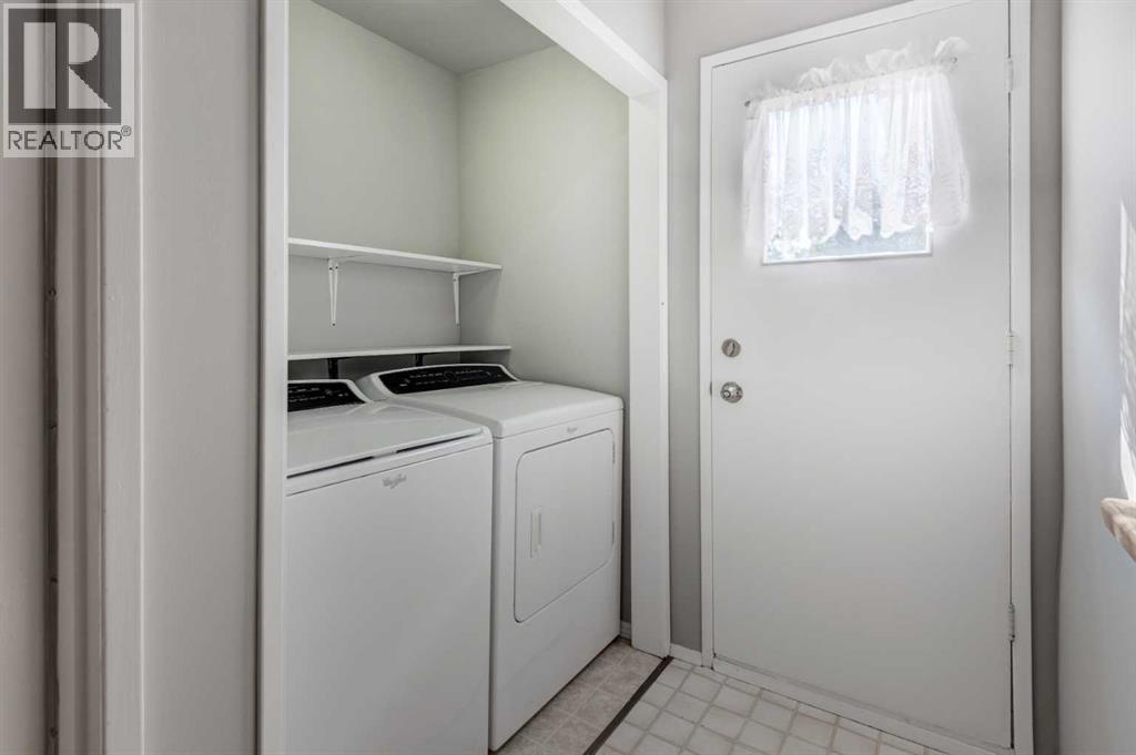 436 Queensland Circle Se, Calgary, Alberta  T2J 4P8 - Photo 19 - A2262296