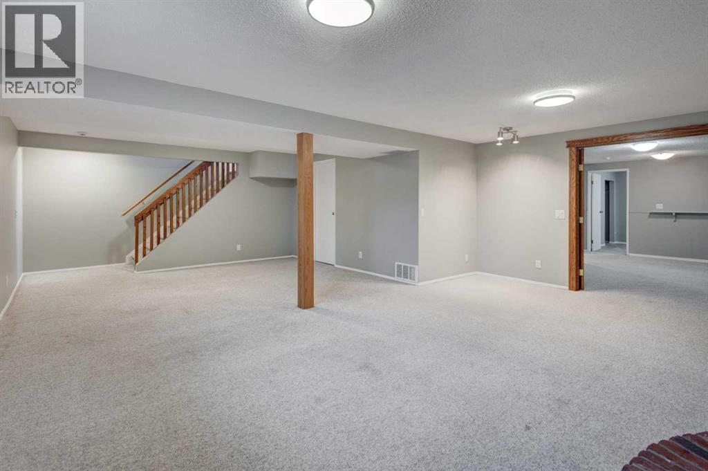 436 Queensland Circle Se, Calgary, Alberta  T2J 4P8 - Photo 21 - A2262296