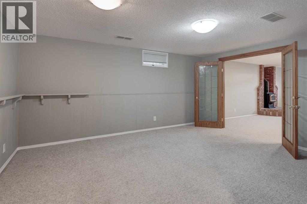 436 Queensland Circle Se, Calgary, Alberta  T2J 4P8 - Photo 24 - A2262296
