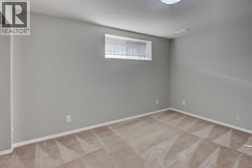 436 Queensland Circle Se, Calgary, Alberta  T2J 4P8 - Photo 25 - A2262296