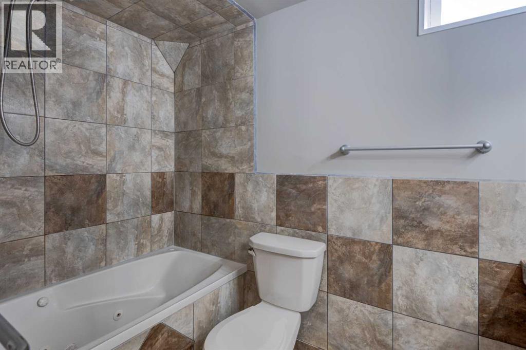 436 Queensland Circle Se, Calgary, Alberta  T2J 4P8 - Photo 26 - A2262296