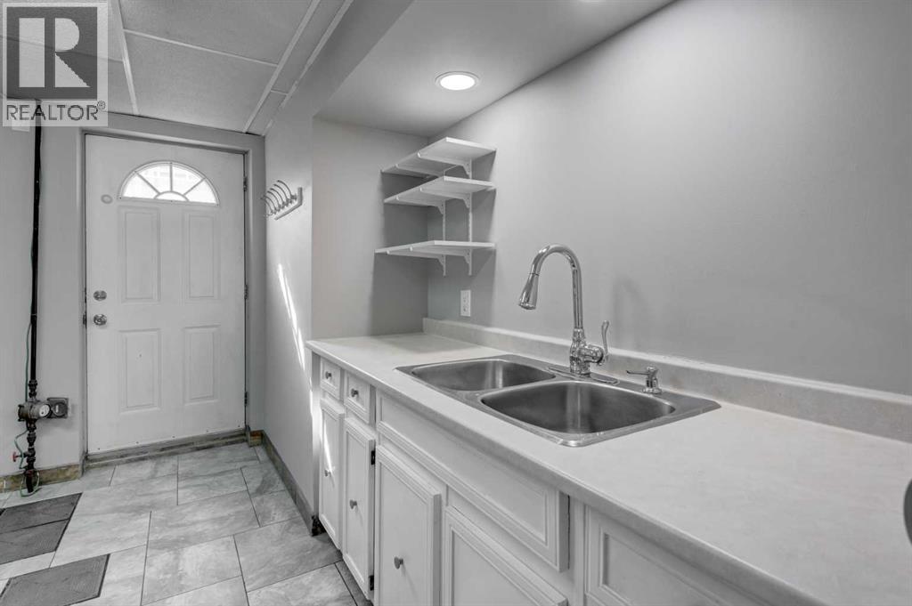 436 Queensland Circle Se, Calgary, Alberta  T2J 4P8 - Photo 28 - A2262296