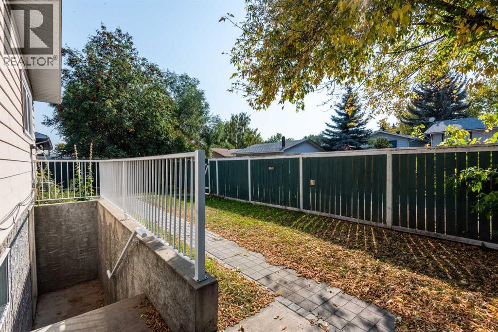 436 Queensland Circle Se, Calgary, Alberta  T2J 4P8 - Photo 33 - A2262296