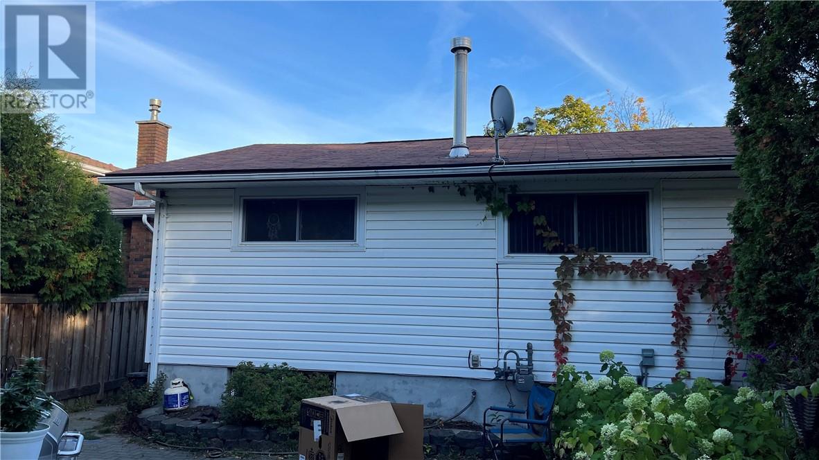 581 Summerhill, Sudbury, Ontario  P3A 4T3 - Photo 3 - 2125033