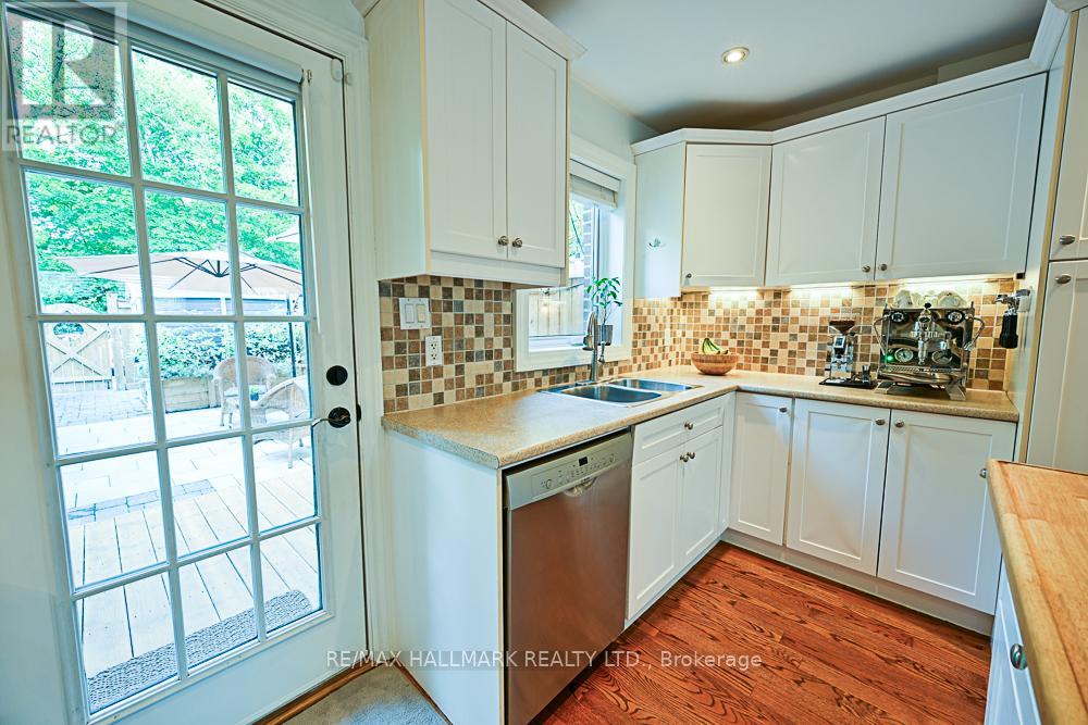 3318 Bathurst Street, Toronto, Ontario  M6A 2B6 - Photo 12 - C12450121
