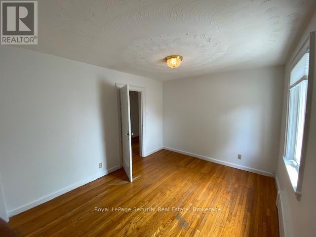 27 Sylvan Avenue, Toronto, Ontario  M6H 1G2 - Photo 11 - C12450197
