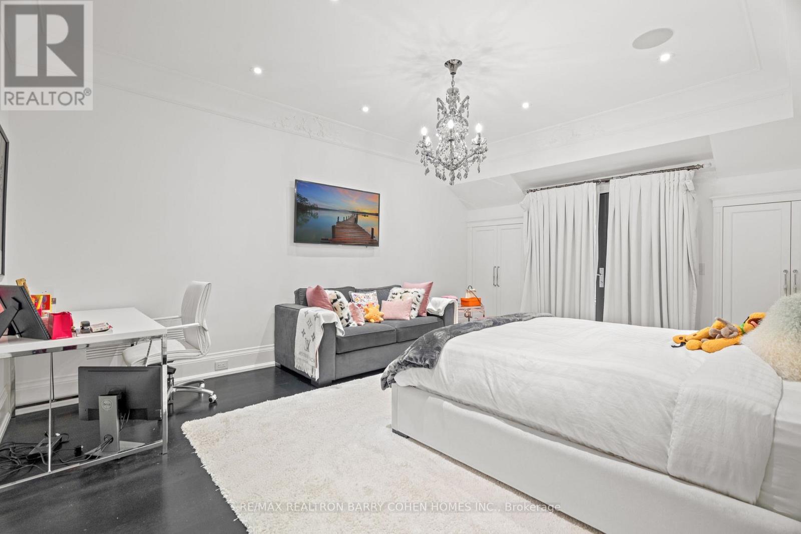 327 Cortleigh Boulevard, Toronto (Bedford Park-Nortown), Ontario  M5N 1R2 - Photo 29 - C12450201