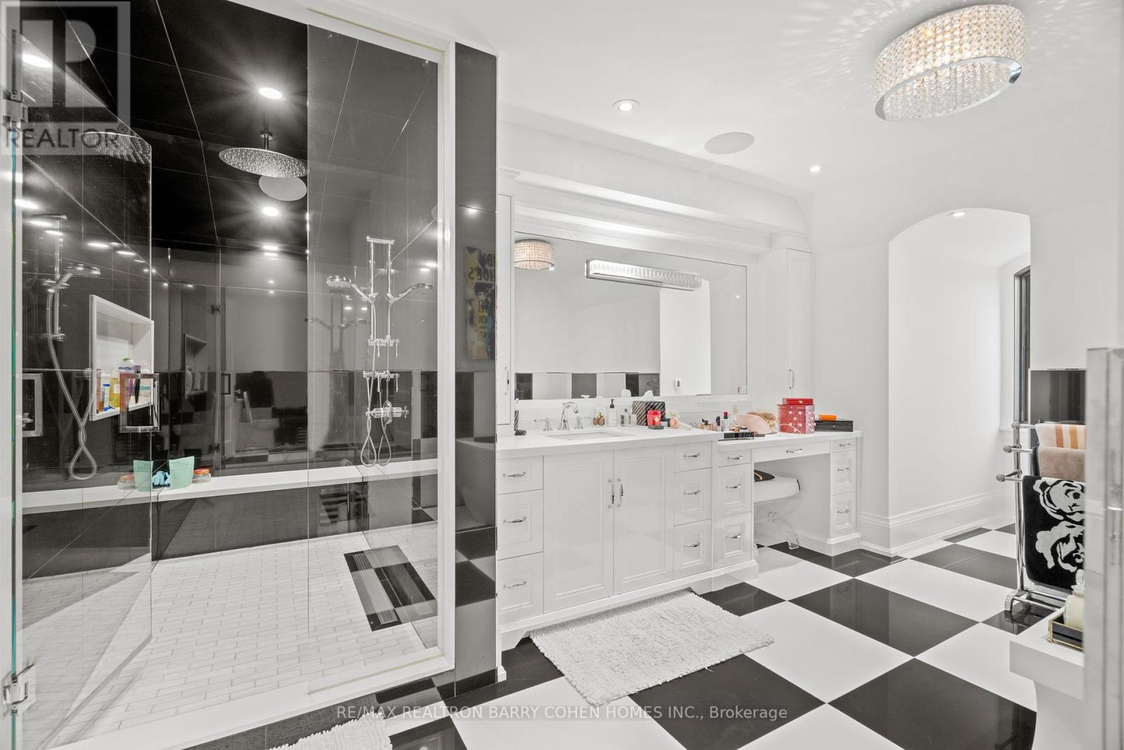 327 Cortleigh Boulevard, Toronto (Bedford Park-Nortown), Ontario  M5N 1R2 - Photo 30 - C12450201