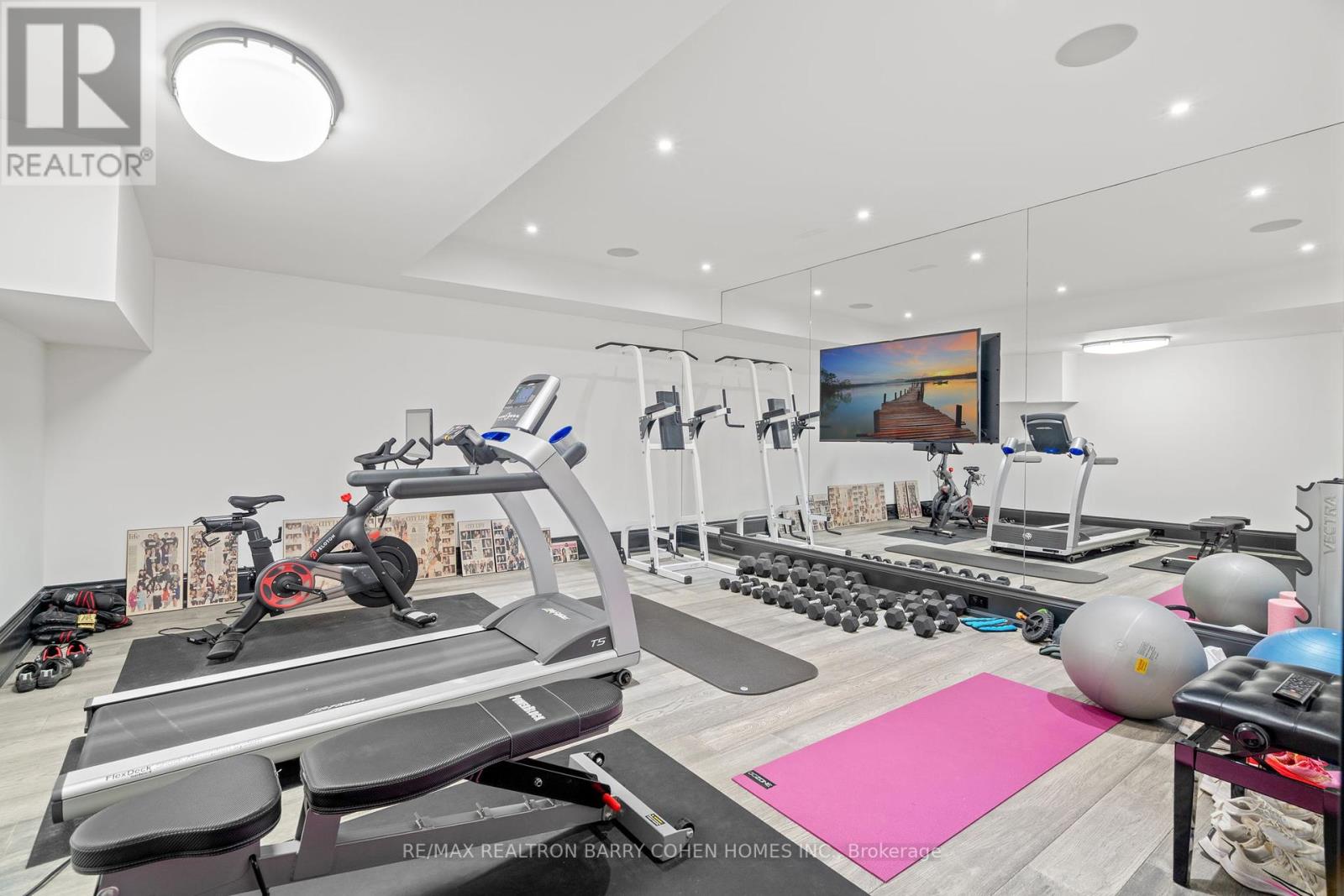327 Cortleigh Boulevard, Toronto (Bedford Park-Nortown), Ontario  M5N 1R2 - Photo 33 - C12450201