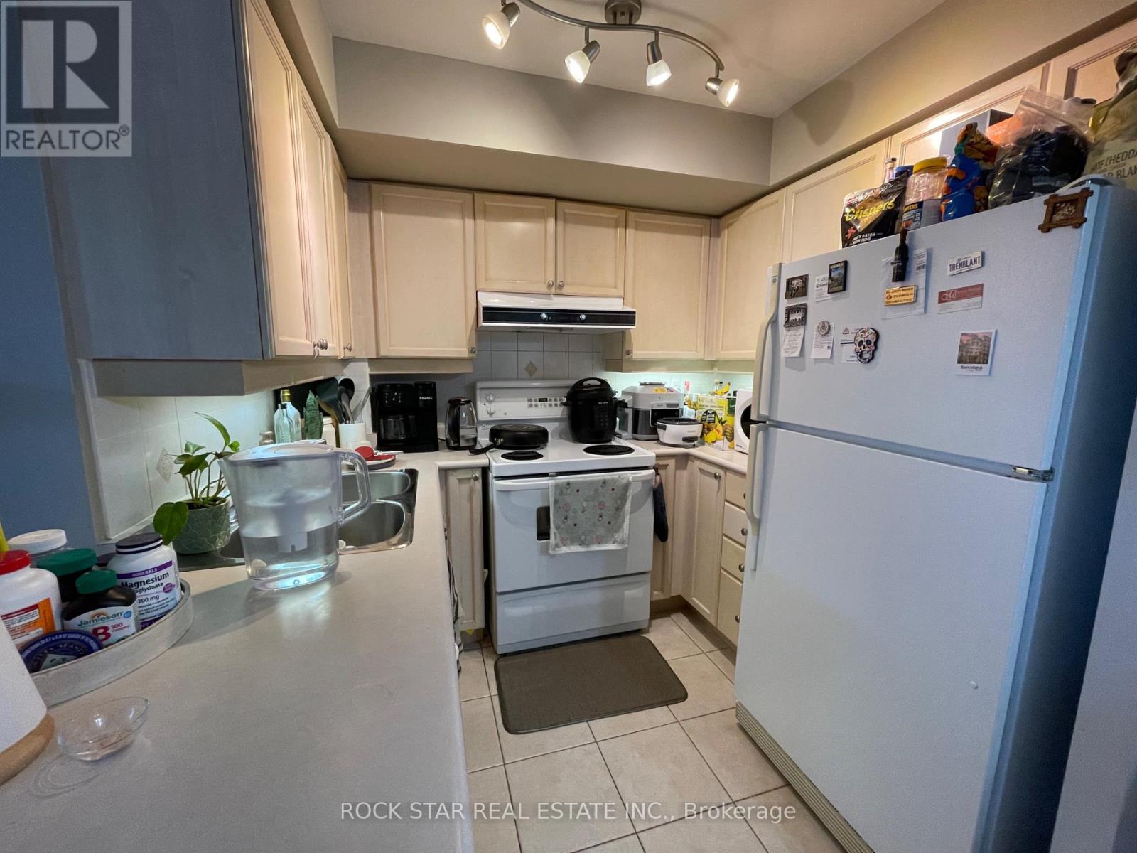 714 - 3 Rean Drive, Toronto, Ontario  M2K 3C2 - Photo 4 - C12450221