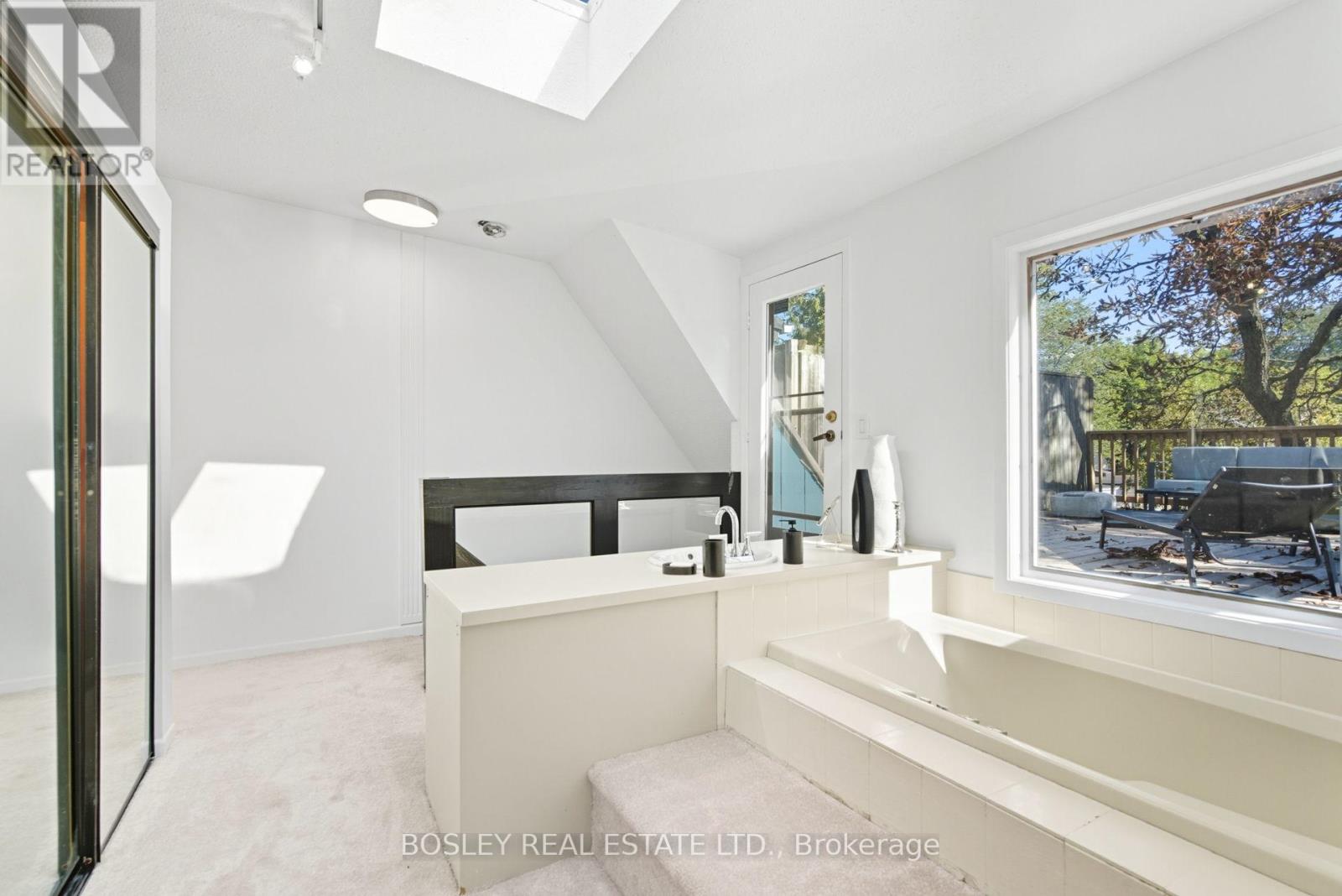 119 Seaton Street, Toronto, Ontario  M5A 2T3 - Photo 22 - C12450227