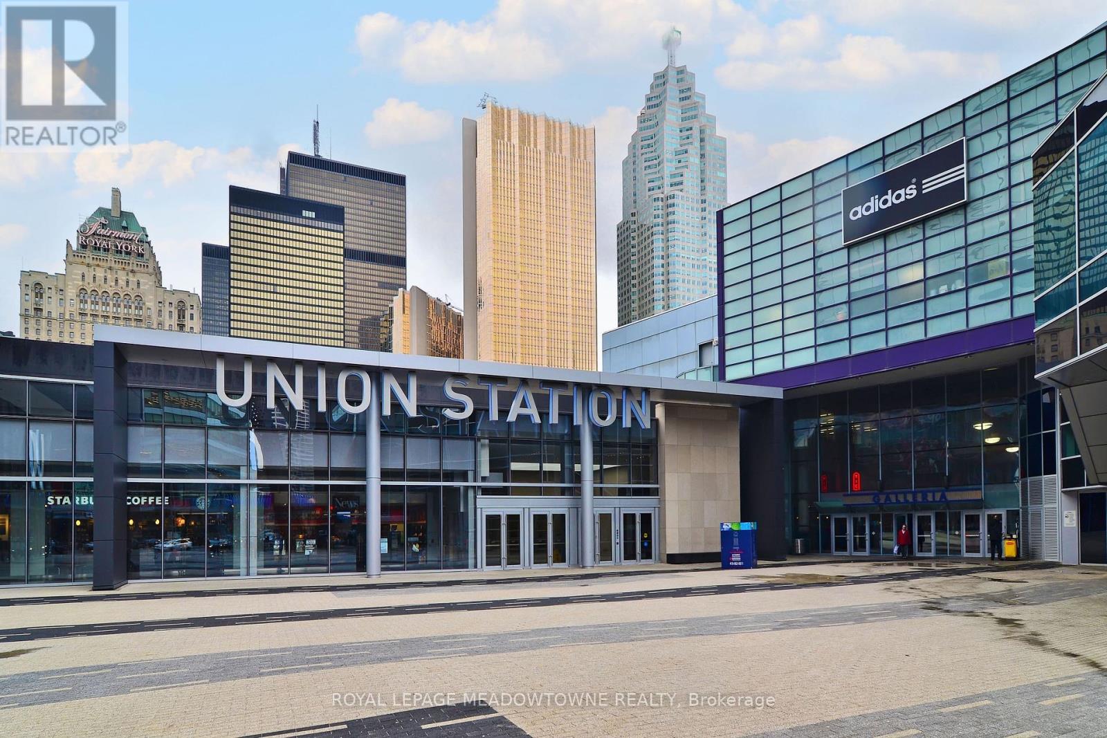 1805 - 18 Harbour Street, Toronto, Ontario  M5J 2Z6 - Photo 39 - C12449695