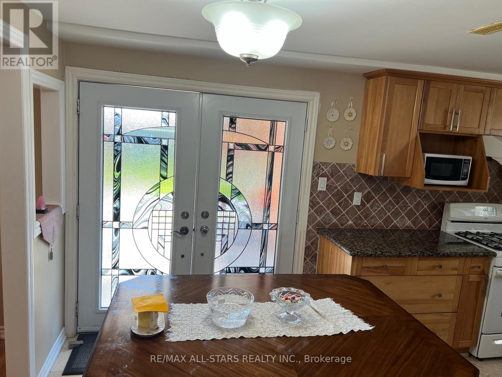 15 Sirius Crescent, Toronto, Ontario  M1X 2A6 - Photo 4 - E12450157