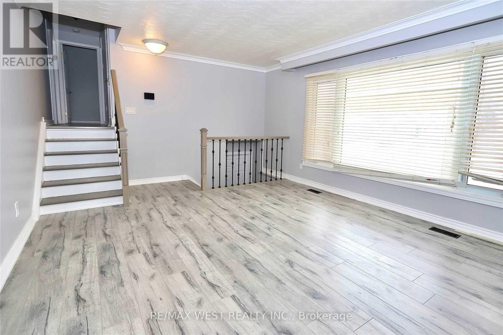 Main - 200 Crawforth Street, Whitby, Ontario  L1N 3S5 - Photo 2 - E12450183