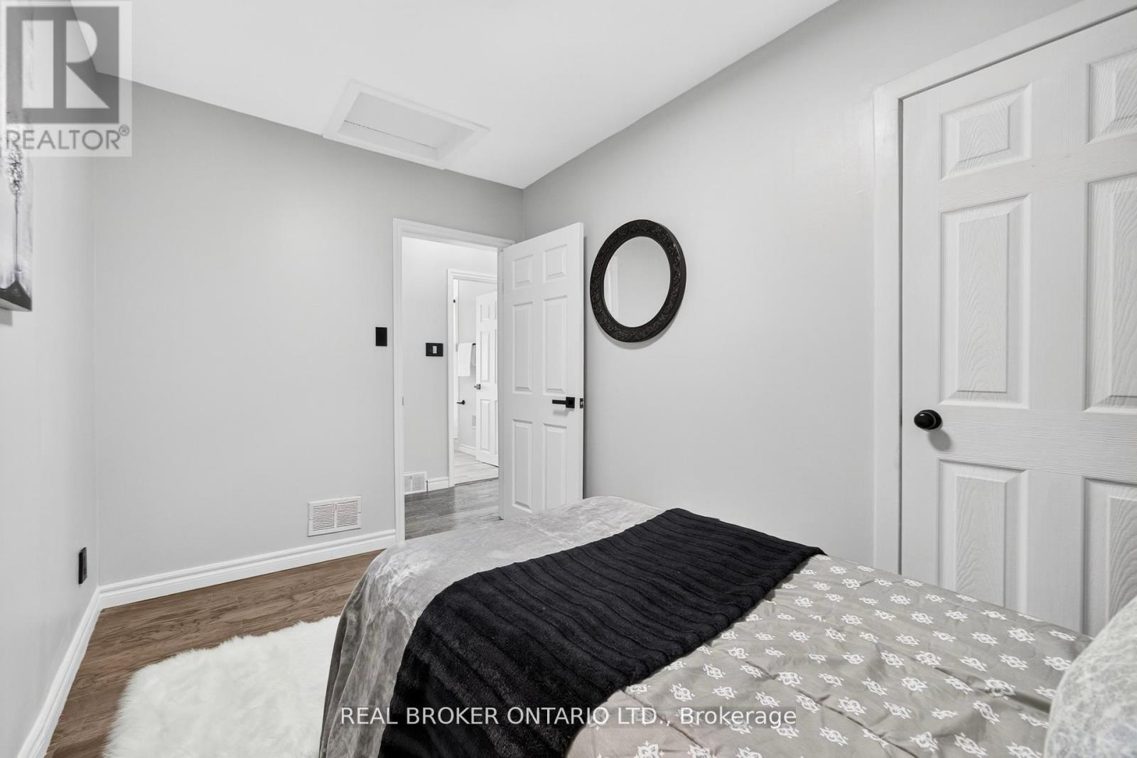 30 Presley Avenue, Toronto (Clairlea-Birchmount), Ontario  M1L 3P5 - Photo 11 - E12450190