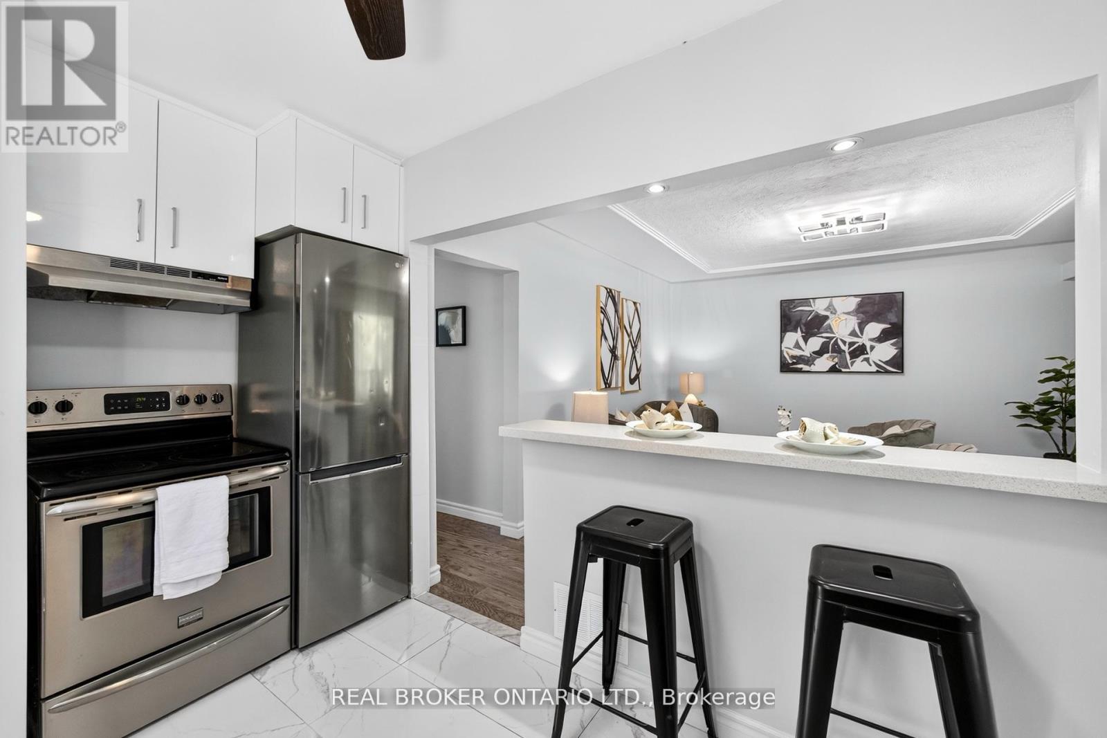 30 Presley Avenue, Toronto (Clairlea-Birchmount), Ontario  M1L 3P5 - Photo 8 - E12450190
