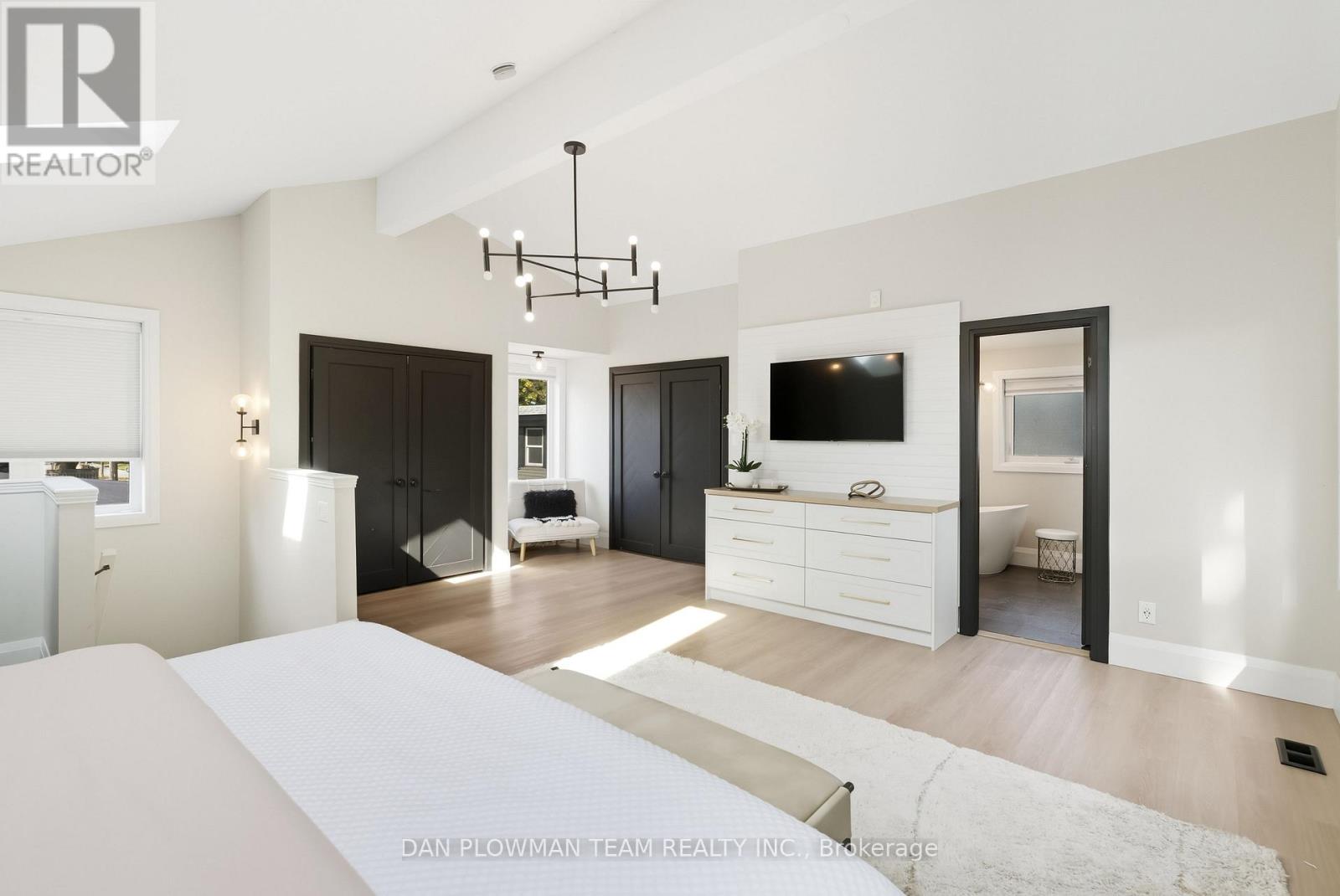 1007 Dunlop Street E, Whitby (Downtown Whitby), Ontario  L1N 1T1 - Photo 41 - E12450215