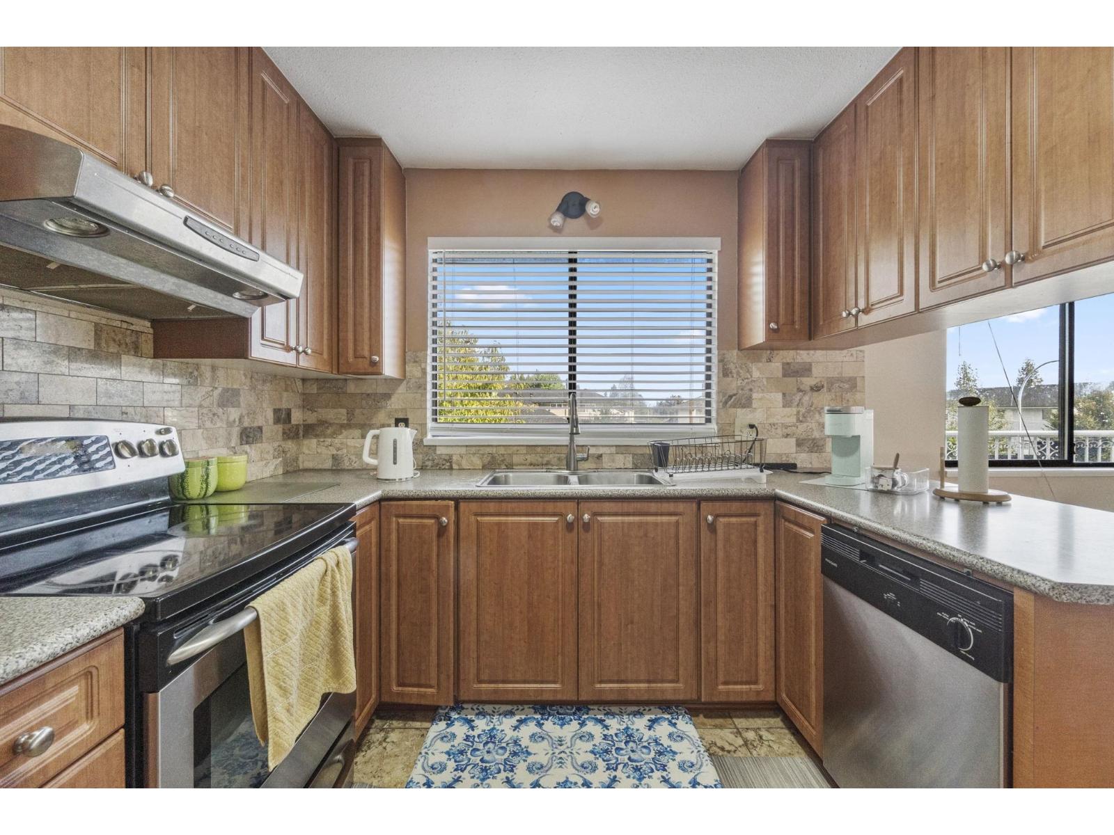 9675 130th Street, Surrey, British Columbia  V3T 3L2 - Photo 9 - R3052188