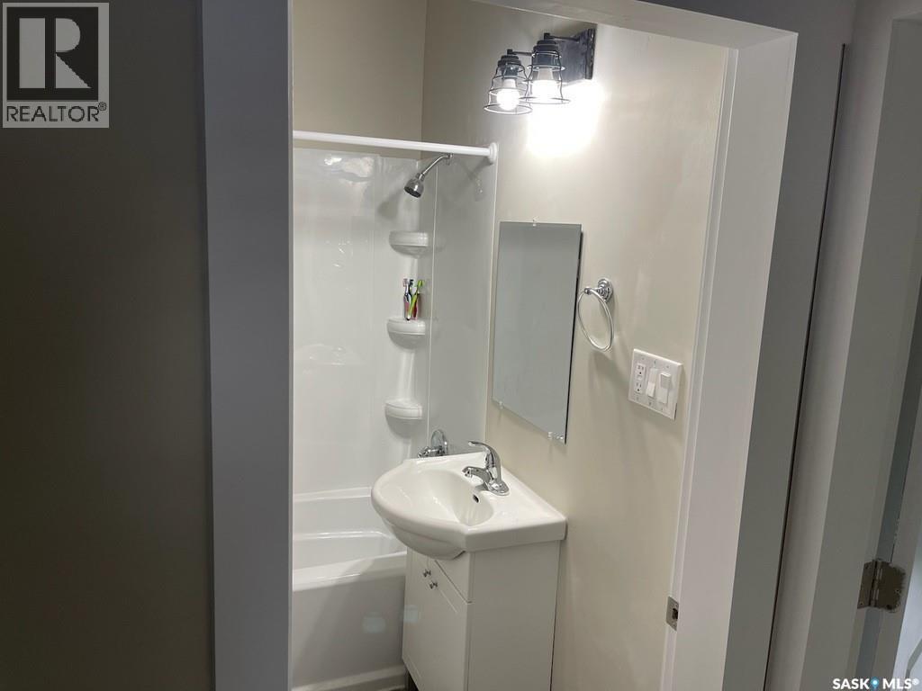 1143 Montague Street, Regina, Saskatchewan  S4T 3H8 - Photo 14 - SK020310