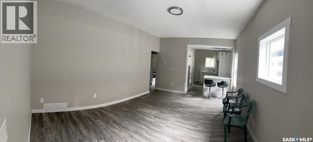 1143 Montague Street, Regina, Saskatchewan  S4T 3H8 - Photo 5 - SK020310