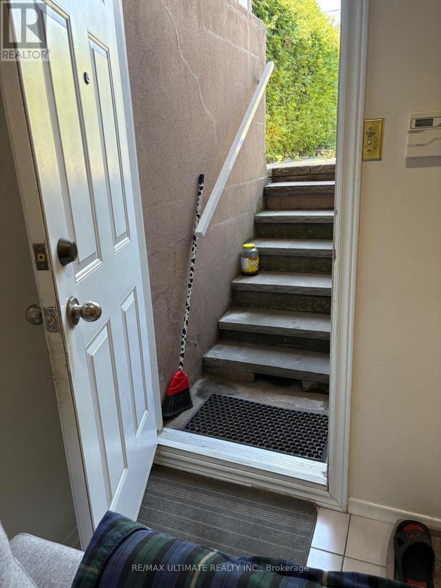 212a Schell Avenue, Toronto, Ontario  M6E 2T2 - Photo 32 - W12396834