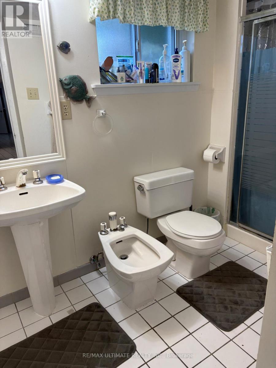 212a Schell Avenue, Toronto, Ontario  M6E 2T2 - Photo 31 - W12396834