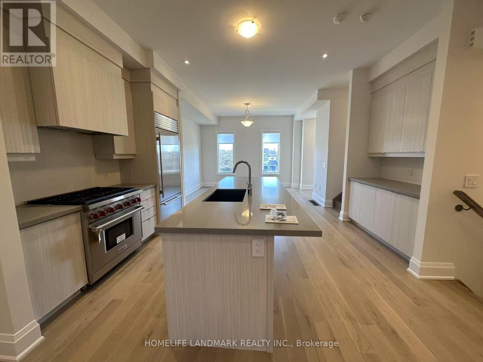 9420 Bayview Avenue, Richmond Hill (Observatory), Ontario  L4C 4L8 - Photo 2 - N12450116