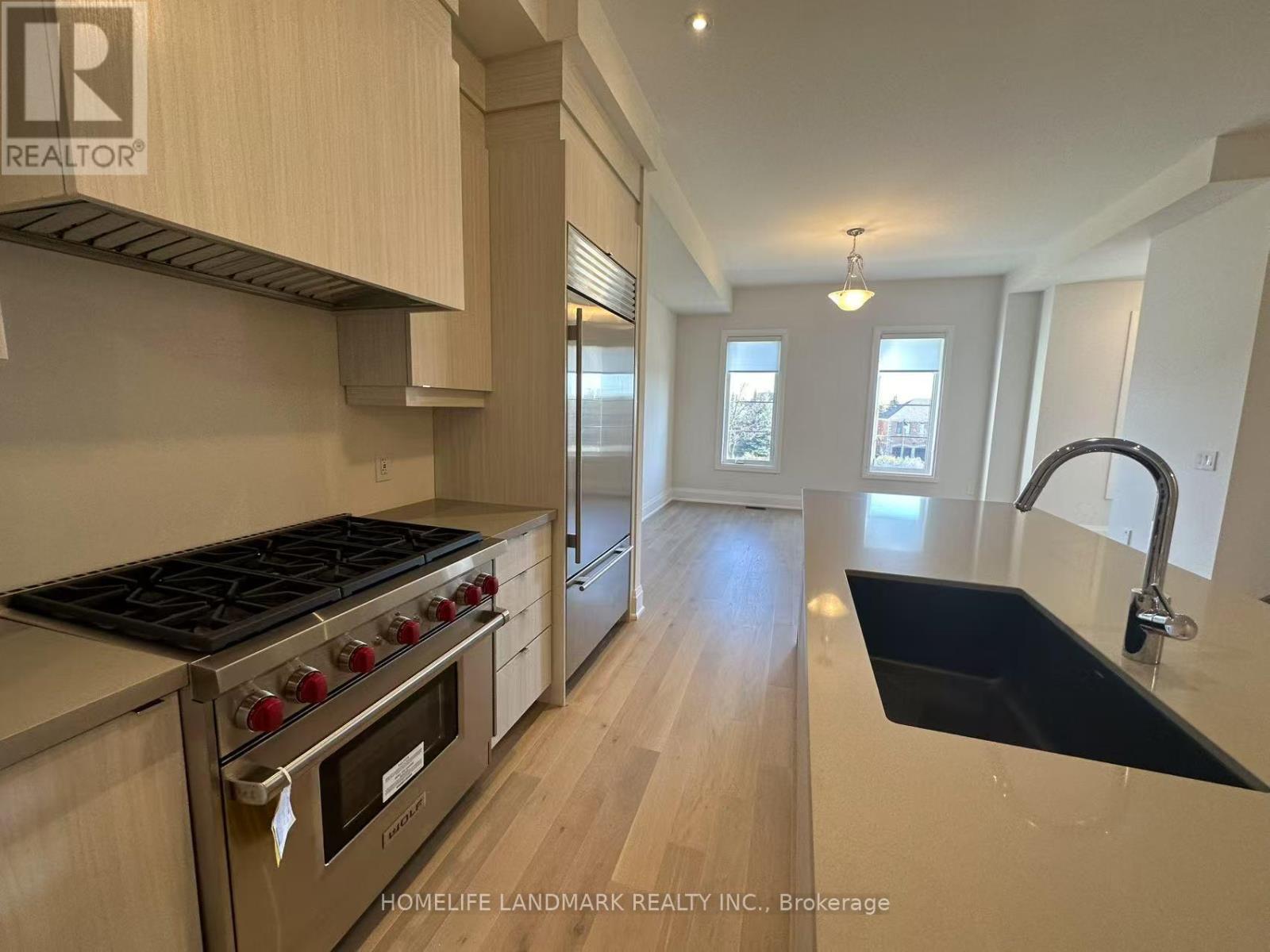 9420 Bayview Avenue, Richmond Hill (Observatory), Ontario  L4C 4L8 - Photo 3 - N12450116