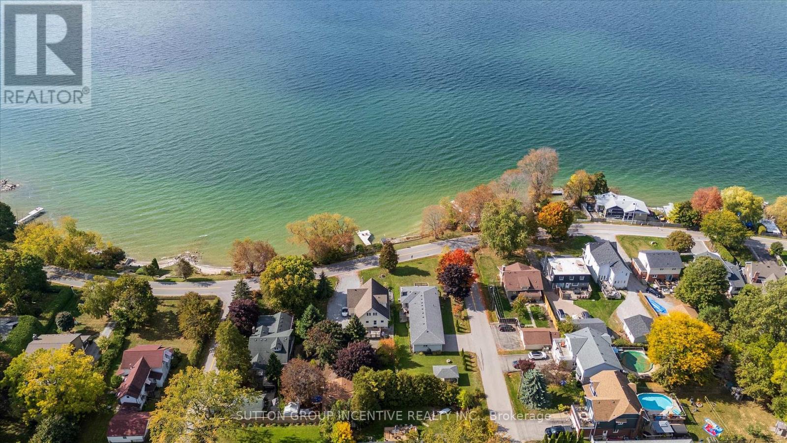 183 Lake Drive N, Georgina, Ontario  L4P 3C8 - Photo 3 - N12450129