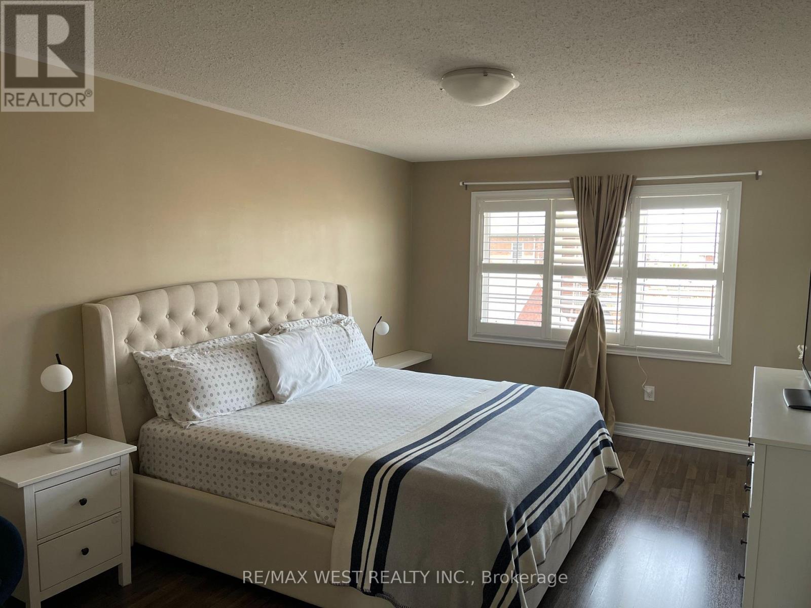 19866 Leslie Street, East Gwillimbury, Ontario  L9N 0R9 - Photo 4 - N12450143