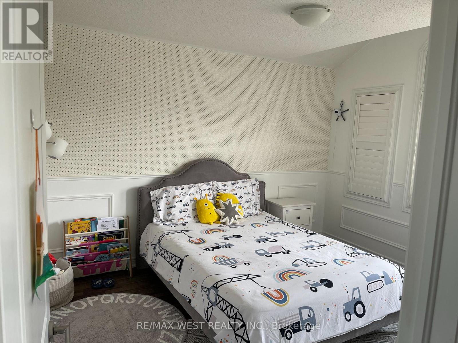 19866 Leslie Street, East Gwillimbury, Ontario  L9N 0R9 - Photo 5 - N12450143