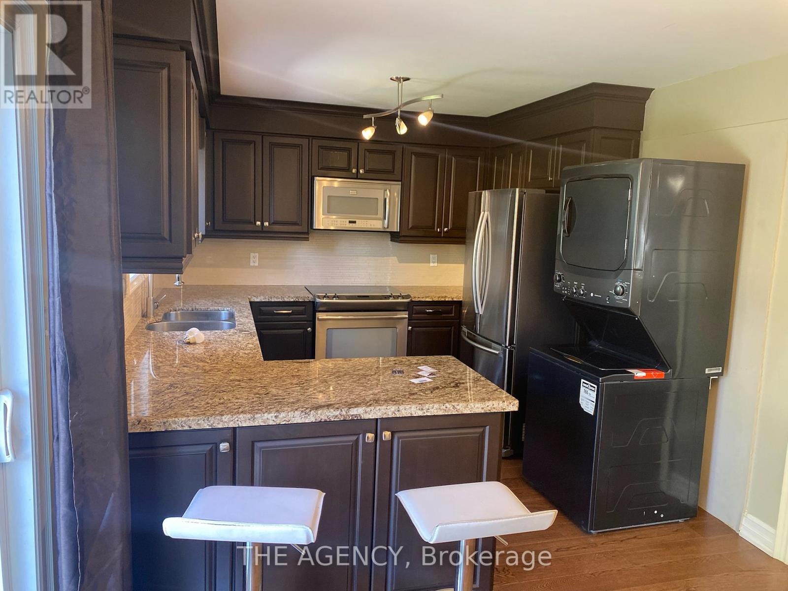 167 Stephenson Crescent, Richmond Hill, Ontario  L4C 5T3 - Photo 2 - N12450159