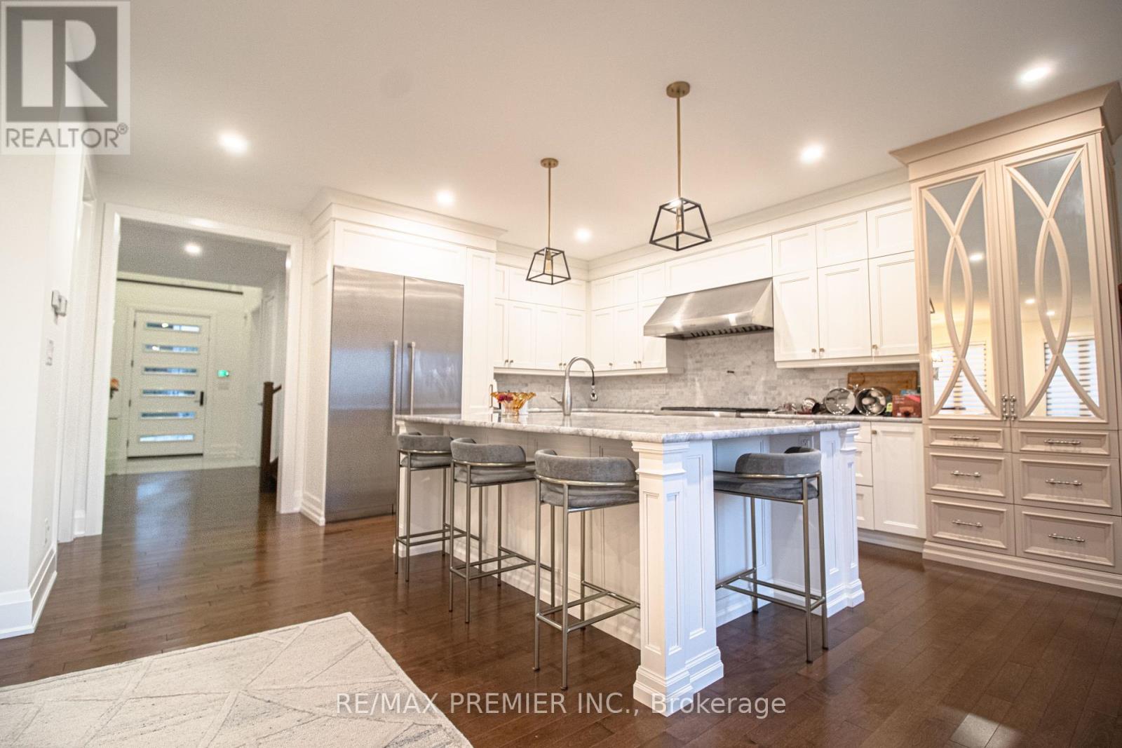 4 Kenmir Avenue, Niagara-On-The-Lake, Ontario  L0S 1J1 - Photo 4 - X12449833