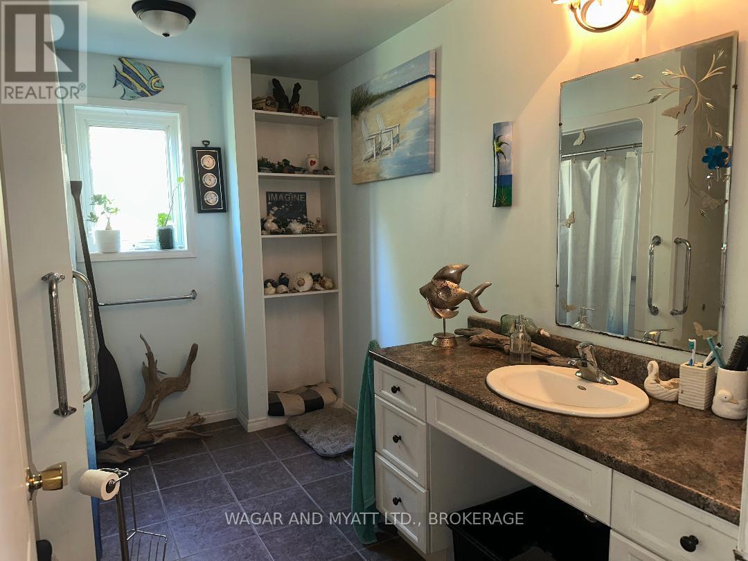 609 Lower Slash Road, Tyendinaga, Ontario  K0K 1X0 - Photo 12 - X12400697