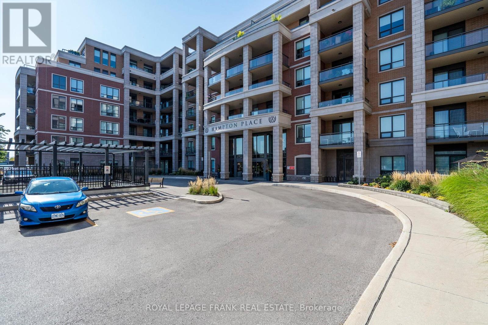 712 - 25 Baker Hill Boulevard, Whitchurch-Stouffville, Ontario  L4A 4R5 - Photo 5 - N12450268