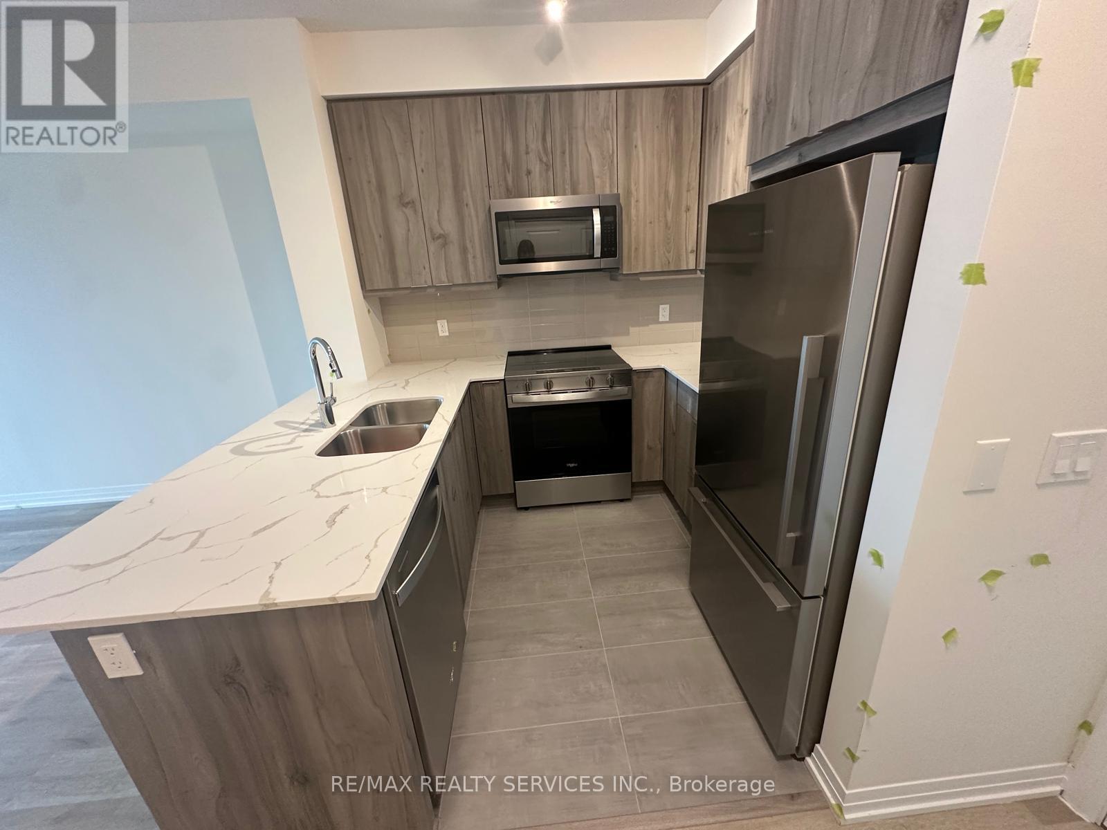 1302 - 15 Watergarden Drive, Mississauga, Ontario  L5R 0G8 - Photo 3 - W12450114