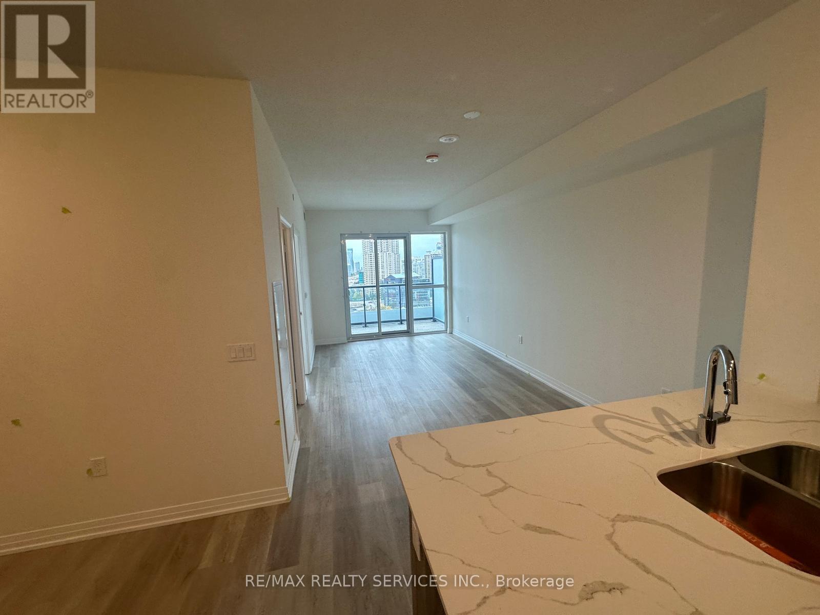 1302 - 15 Watergarden Drive, Mississauga, Ontario  L5R 0G8 - Photo 6 - W12450114