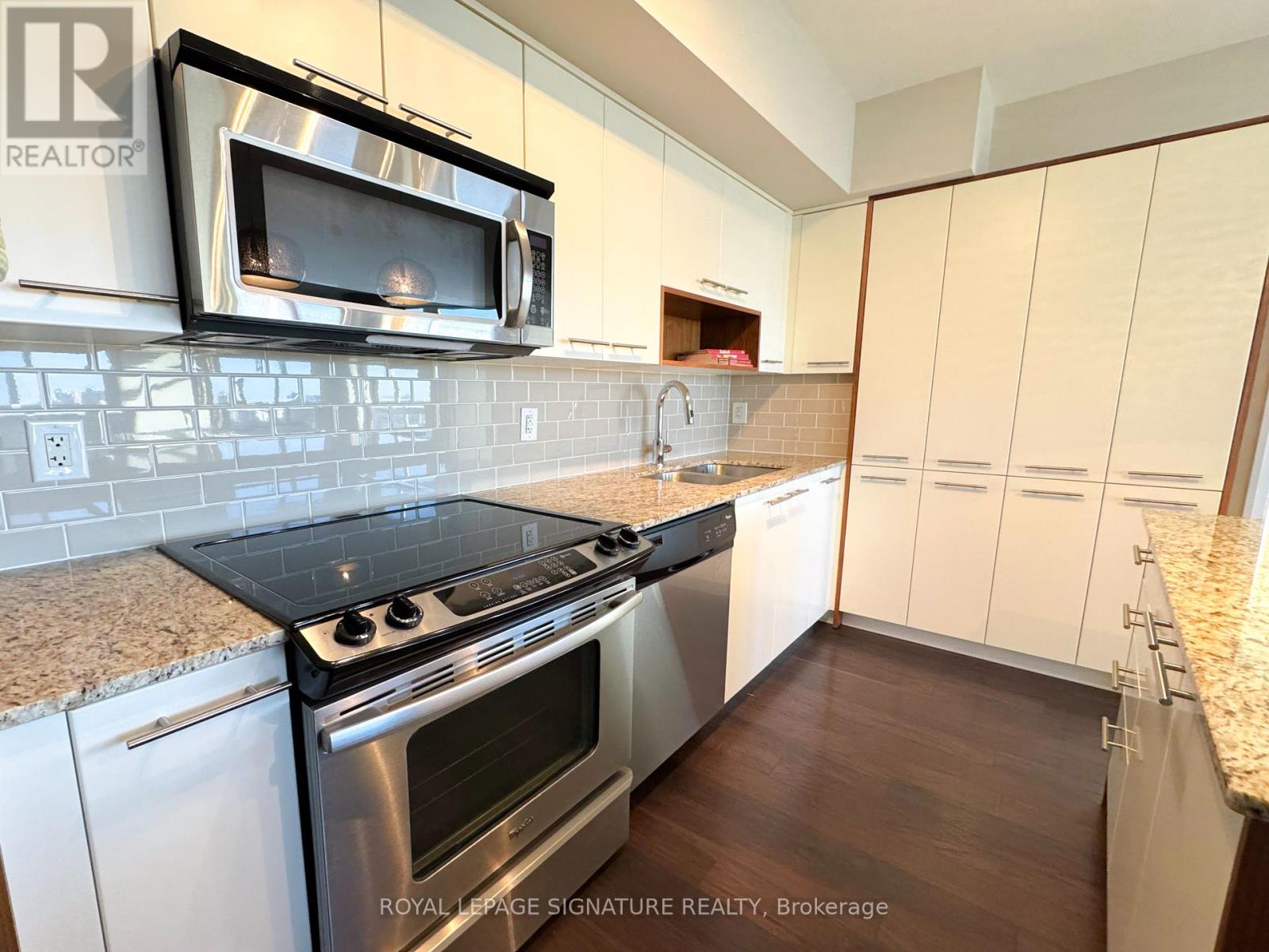 1807 - 1 Valhalla Inn Road, Toronto, Ontario  M9B 1S9 - Photo 4 - W12450130