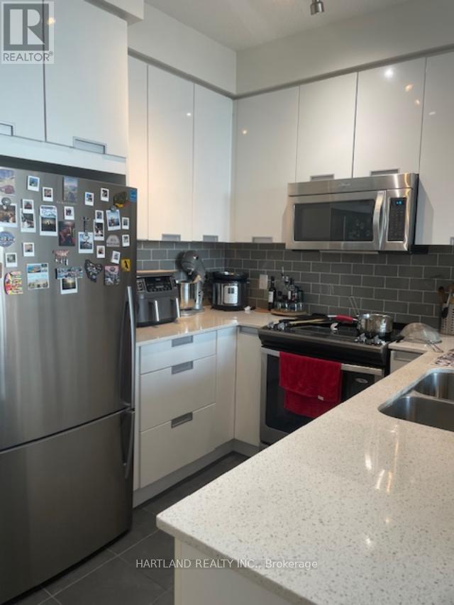 1806 - 75 Eglinton Avenue W, Mississauga, Ontario  L5R 0E5 - Photo 3 - W12450133