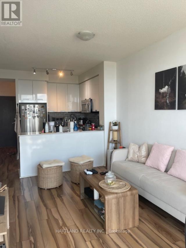 1806 - 75 Eglinton Avenue W, Mississauga, Ontario  L5R 0E5 - Photo 4 - W12450133