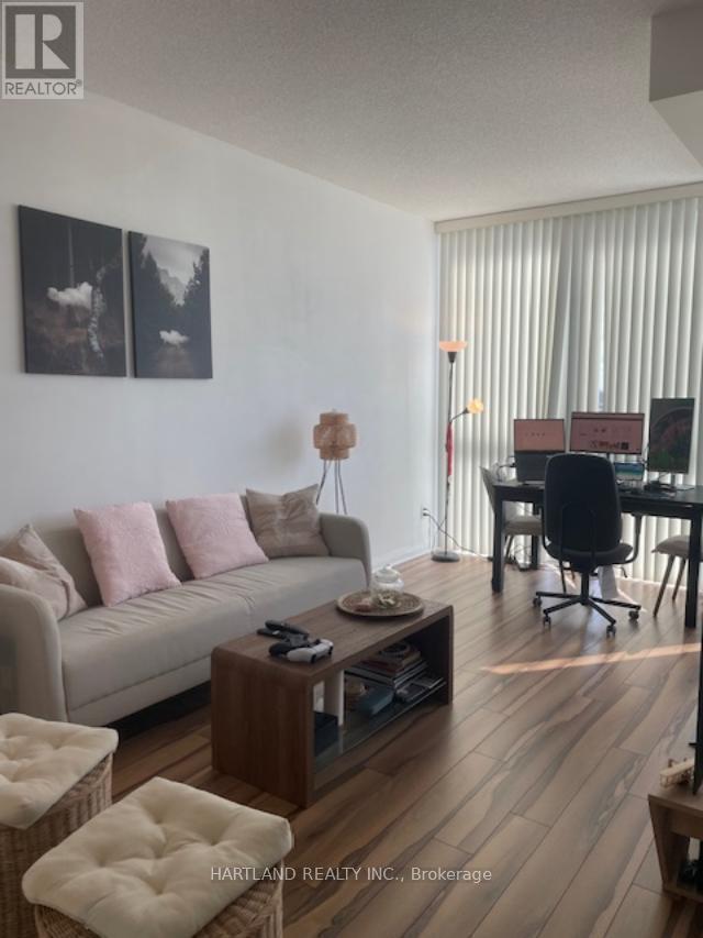 1806 - 75 Eglinton Avenue W, Mississauga, Ontario  L5R 0E5 - Photo 5 - W12450133