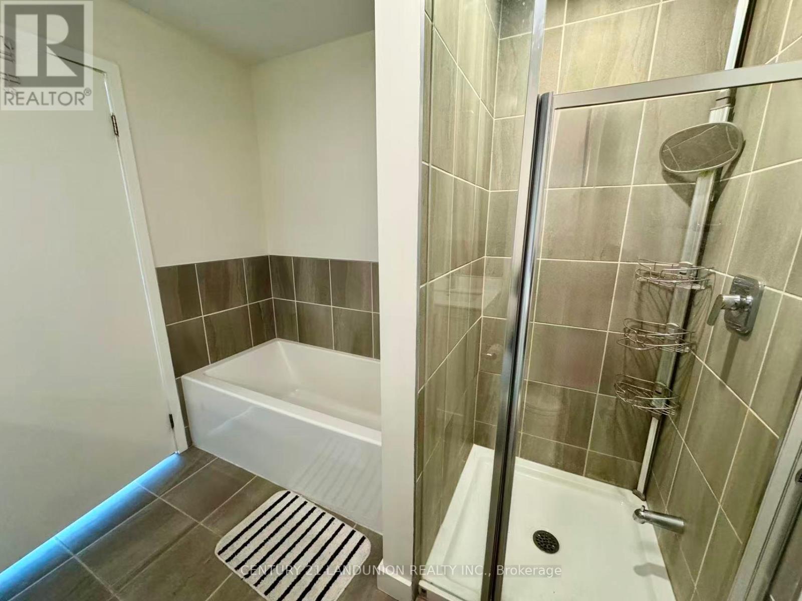 115 - 210 Sabina Drive, Oakville, Ontario  L6H 0W6 - Photo 11 - W12450137